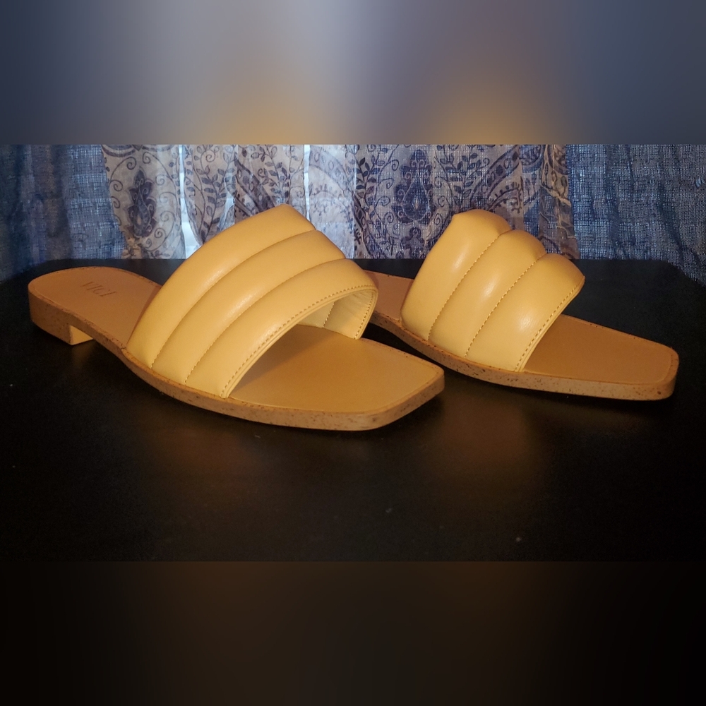 NWOB VICI beige tan square toe slides sandals SZ 8